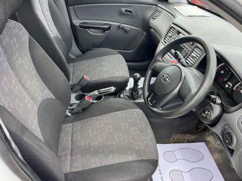 KIA RIO 1.4 1 5dr