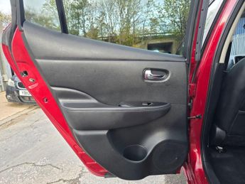 NISSAN LEAF 24kWh Tekna Hatchback 5dr Electric Auto (107 bhp)