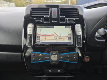 NISSAN LEAF 24kWh Tekna Hatchback 5dr Electric Auto (107 bhp)