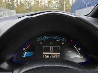 NISSAN LEAF 24kWh Tekna Hatchback 5dr Electric Auto (107 bhp)