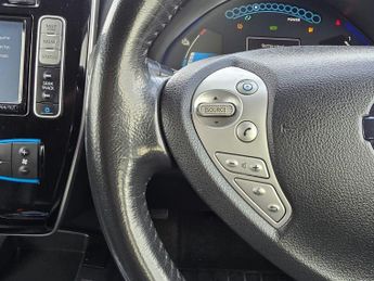 NISSAN LEAF 24kWh Tekna Hatchback 5dr Electric Auto (107 bhp)