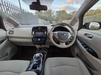 NISSAN LEAF 24kWh Auto 5dr