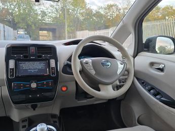 NISSAN LEAF 24kWh Auto 5dr