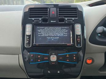 NISSAN LEAF 24kWh Auto 5dr