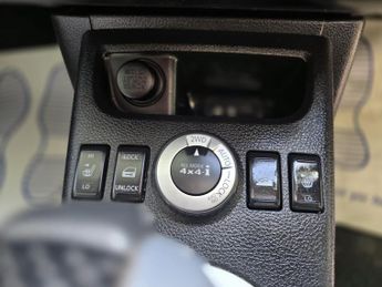 NISSAN X-TRAIL 2.0 dCi Tekna Auto 4WD Euro 5 5dr