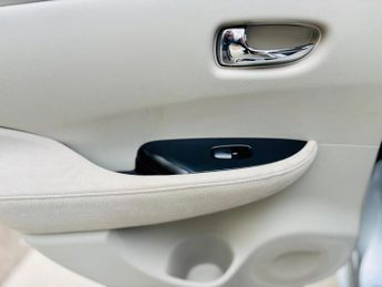 NISSAN LEAF 24kWh Auto 5dr