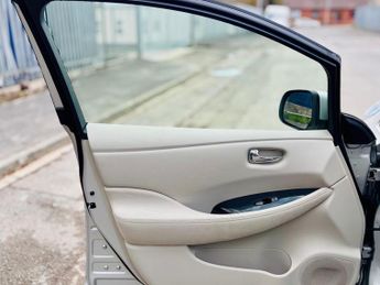 NISSAN LEAF 24kWh Auto 5dr