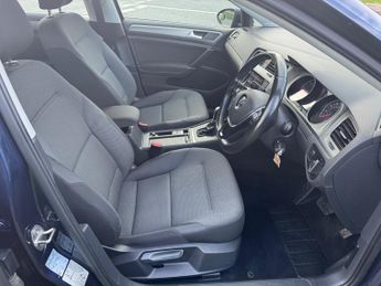 VOLKSWAGEN GOLF 1.6 TDI 105 SE 5dr DSG