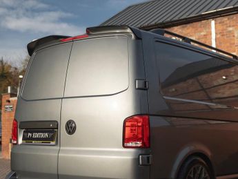 VOLKSWAGEN TRANSPORTER 2.0 TDI 150 Highline Van DSG
