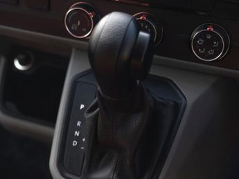 VOLKSWAGEN TRANSPORTER 2.0 TDI 150 Highline Van DSG