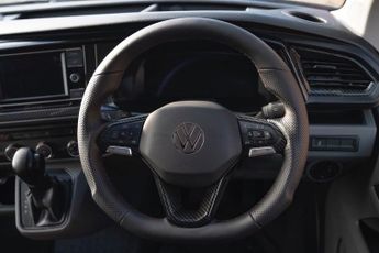VOLKSWAGEN TRANSPORTER 2.0 TDI 150 Highline Van DSG