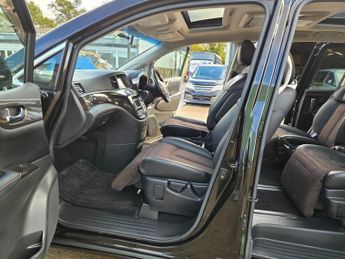 NISSAN ELGRAND 2.5cc Fresh Import warranted mileage ULEZ compliance 