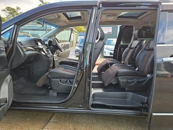 NISSAN ELGRAND 2.5cc Fresh Import warranted mileage ULEZ compliance 