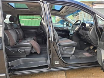 NISSAN ELGRAND 2.5cc Fresh Import warranted mileage ULEZ compliance 