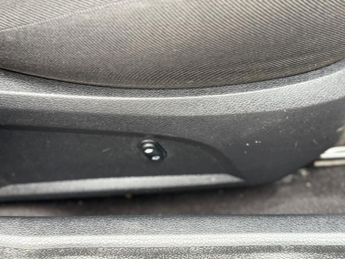 FORD MONDEO 2.0 Zetec 5dr Auto