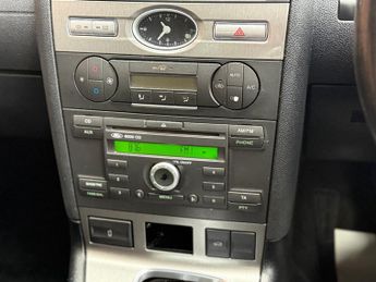FORD MONDEO 2.0 Zetec 5dr Auto