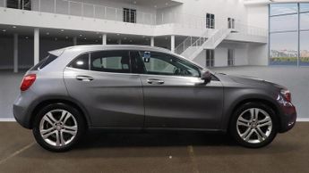 MERCEDES-BENZ GLA GLA 220 CDI 4Matic SE 5dr Auto PREMIUM PLUS ++ PANROOF / NAV / C