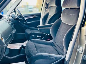 CITROEN C4 PICASSO 2.0HDi 16V Exclusive 5dr EGS [5 Seat]