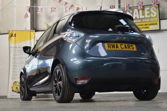 RENAULT ZOE 80kW i Dynamique Nav R110 40kWh Electric 5dr Auto ONLY 3000 MILE