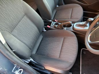 VAUXHALL ASTRA 1.6i 16V Design 5dr Auto