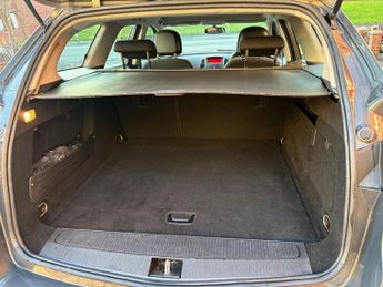 VAUXHALL ASTRA 1.6i 16V Design 5dr Auto