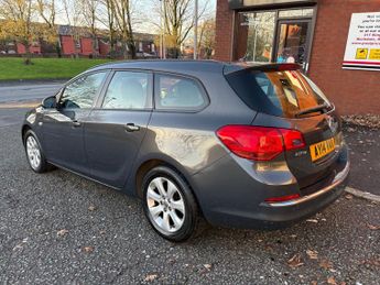 VAUXHALL ASTRA 1.6i 16V Design 5dr Auto