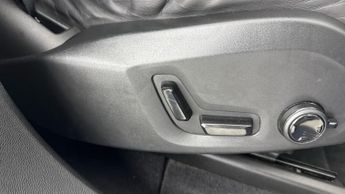 VOLVO XC60 2.0 B5 MHEV R-Design Pro SUV 5dr Diesel Hybrid Auto AWD Euro 6 (