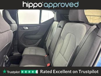 VOLVO XC40 1.5 T4 Recharge PHEV Plus Dark 5dr Auto