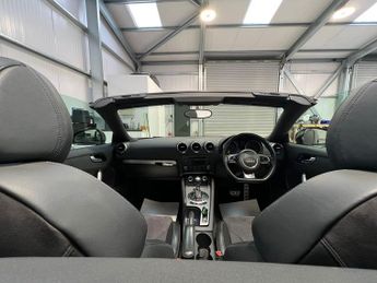 AUDI TT 2.0T FSI Black Edition 2dr S Tronic