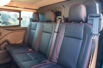 FORD TRANSIT CUSTOM 2.0 EcoBlue 170ps Low Roof D/Cab Limited Van Auto