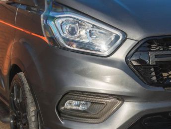 FORD TRANSIT CUSTOM 2.0 EcoBlue 170ps Low Roof D/Cab Limited Van Auto