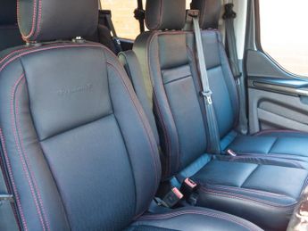 FORD TRANSIT CUSTOM 2.0 EcoBlue 170ps Low Roof D/Cab Limited Van Auto