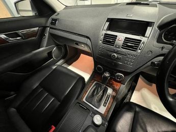 MERCEDES-BENZ C CLASS C250 CGI BlueEFFICIENCY Elegance 4dr Auto