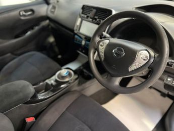 NISSAN LEAF 80kW Acenta 24kWh 5dr Auto