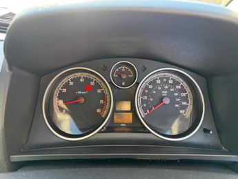 VAUXHALL ZAFIRA 2.2i Exclusiv 5dr Auto