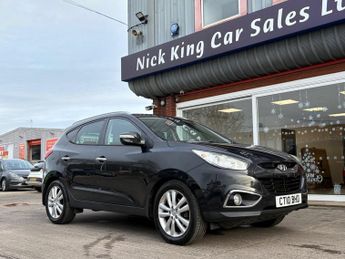 Hyundai IX35 2.0 CRDi Premium 4 WD 5dr ++ PANROOF / 10 SERVICES / BLUETOOTH +