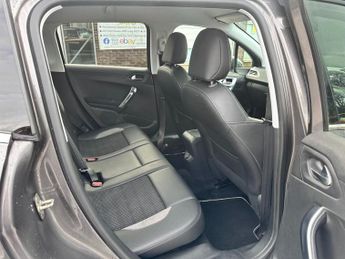 PEUGEOT 2008 1.6 e-HDi Allure 5dr EGC