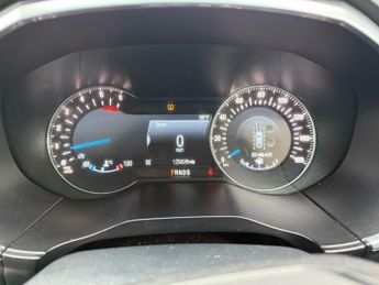 FORD EDGE 2.0 TDCi 210 Titanium 5dr Powershift