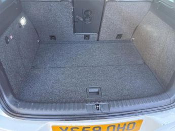 VOLKSWAGEN TIGUAN 2.0 TDi R-Line 5dr Auto