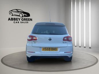 VOLKSWAGEN TIGUAN 2.0 TDi R-Line 5dr Auto