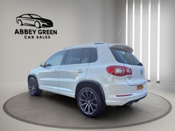 VOLKSWAGEN TIGUAN 2.0 TDi R-Line 5dr Auto