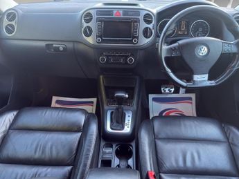 VOLKSWAGEN TIGUAN 2.0 TDi R-Line 5dr Auto