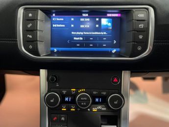 LAND ROVER RANGE ROVER EVOQUE 2.0 TD4 SE Tech 5dr Auto