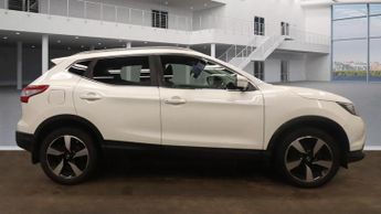 Nissan Qashqai 1.6 DiG-T N-Tec+ 5dr ++ PANROOF / NAV / CAMERA / ULEZ / FSH ++