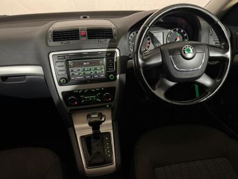 SKODA OCTAVIA 2.0 TDI CR Elegance 5dr DSG