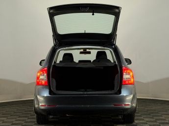 SKODA OCTAVIA 2.0 TDI CR Elegance 5dr DSG