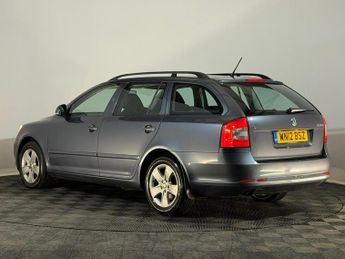SKODA OCTAVIA 2.0 TDI CR Elegance 5dr DSG