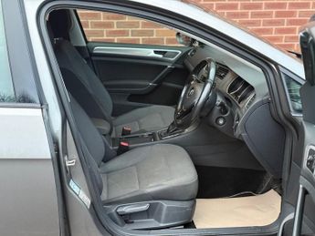 VOLKSWAGEN GOLF 2.0 TDI SE 5dr DSG
