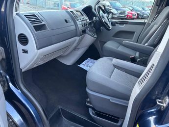 VOLKSWAGEN TRANSPORTER 2.0 BiTDI 180PS Trendline Kombi Van auto 4MOTION DSG