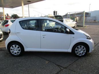 TOYOTA AYGO 1.0 VVT-i Ice 5dr MMT